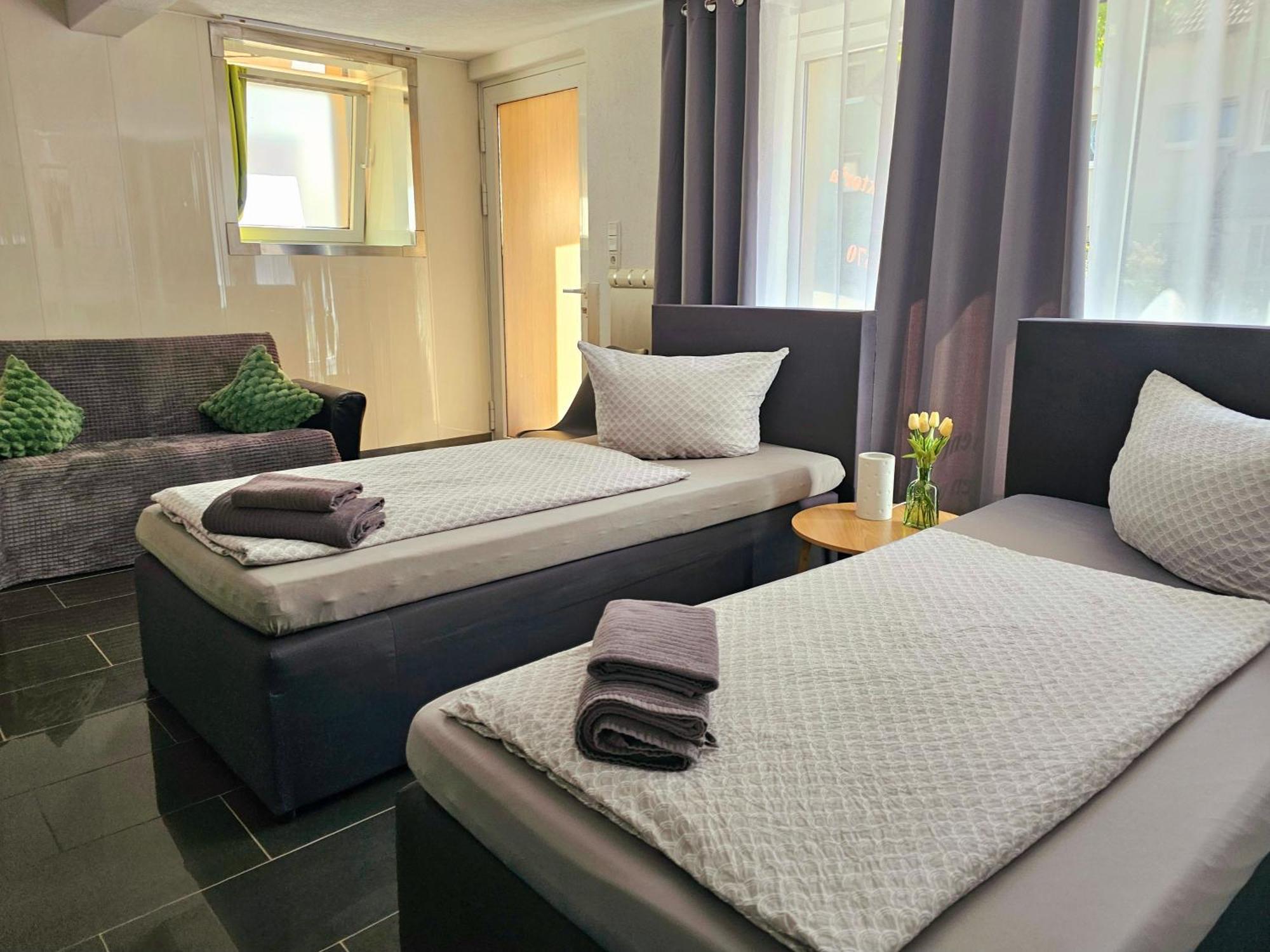 Gaesteappartement Viktoria Sinsheim Bagian luar foto
